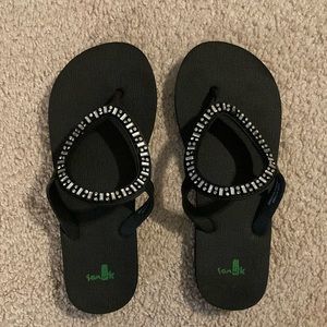 Sanuk gem sandals size 6